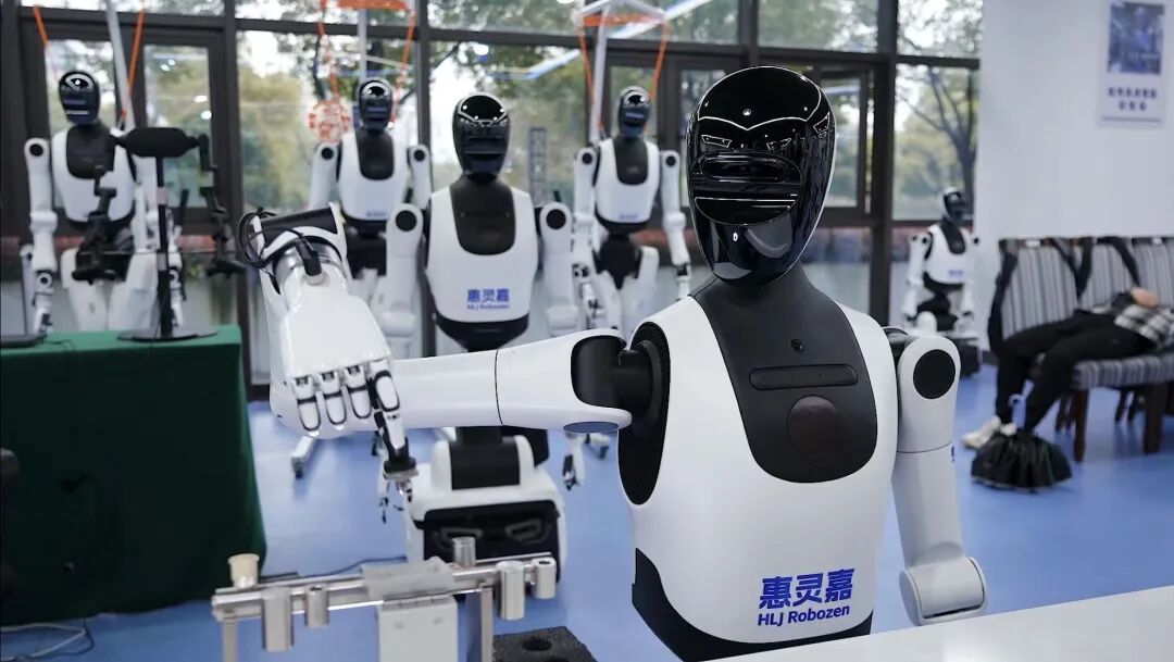 商务部:7月重点平台具身智能机器人销售额同比增951%(图1)